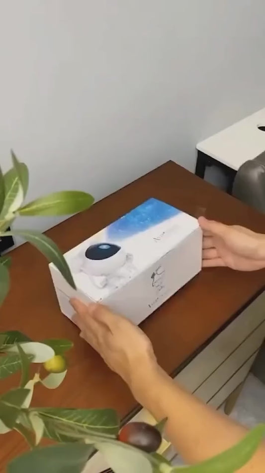 Astronaut Starry Sky Galaxy Projector Lamp with Remote Control – 360° Rotating Nebula Night Light